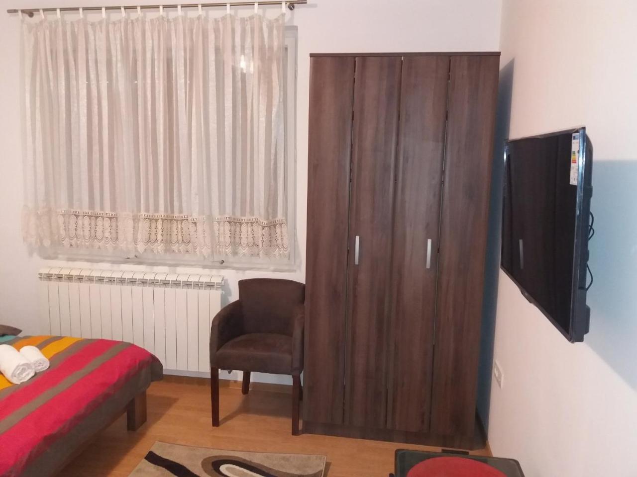 Apartman Donji Kraj Apartment Цетине Екстериор снимка