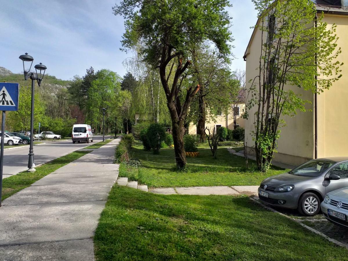 Apartman Donji Kraj Apartment Цетине Екстериор снимка